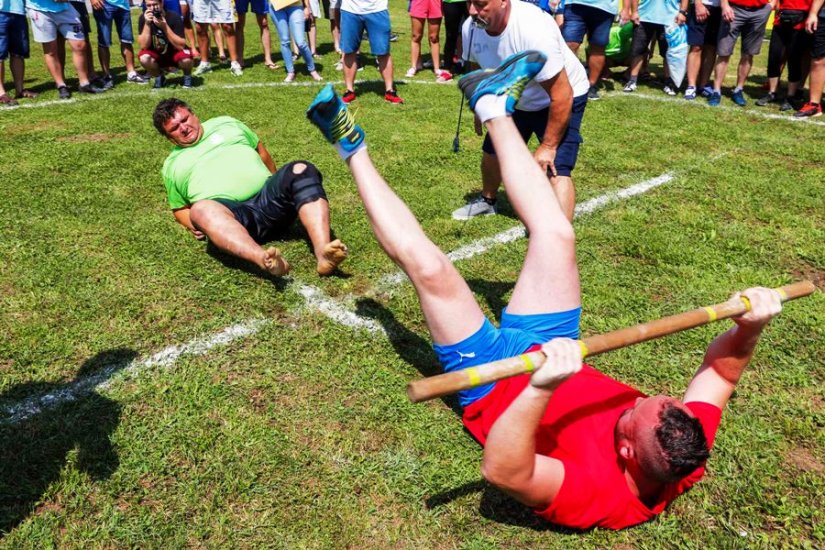 FOTO: U Salinovcu održane jubilarne 35. seoske igre starih sportova