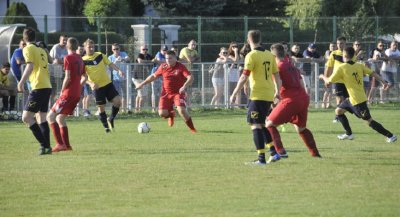 Mladost iz Varaždinskih Toplica (žuti) pobijedila je u Sračincu istoimenog domaćina