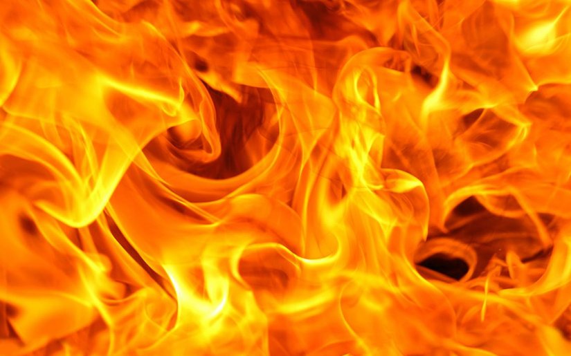 U Trnovcu se zapalila i u potpunosti izgorjela autolimarska radiona i dva vozila