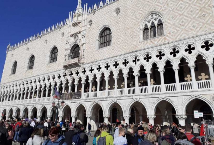 FOTO: Varaždinci na karnevalu u Veneciji, dok talijanska vlada blokira mjesta zbog koronavirusa