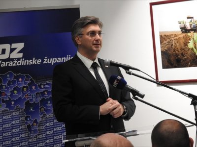 Vlada predstavila nove mjere, ministri plaću za ožujak doniraju na račun &quot;za potres&quot;