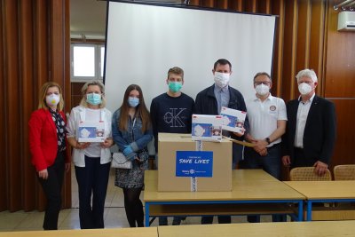 Donacijom Rotaryja u varaždinsku bolnicu stigle kirurške maske koje je teško nabaviti na tržištu