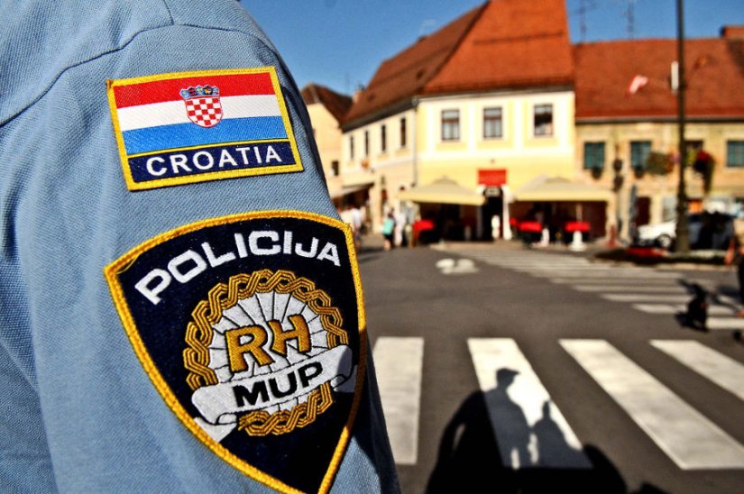 Policijska postaja Novi Marof ulovila 17-godišnjaka zbog razbijanja vikendice u Krču