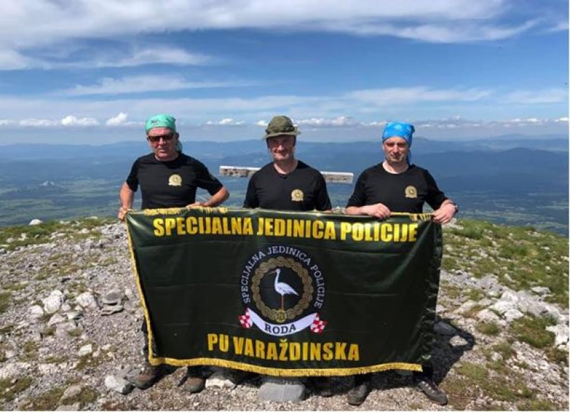 Tri pripadnika SJP PU Varaždinske Roda popeli se na vrh Svetog brda