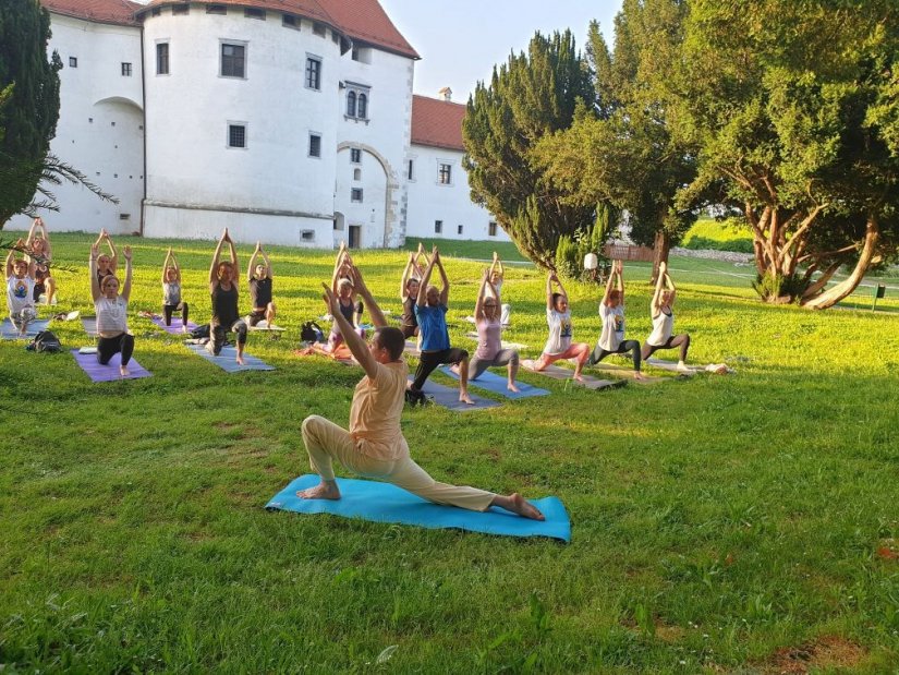 Povodom Međunarodnog dana joge sutra kod Staroga grada organizira se zajednički trening joge