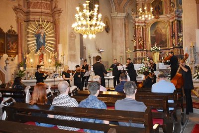 FOTO: Hrvatski komorni orkestar oduševio brojne ljubitelje klasične glazbe u Vinici