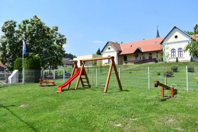 Općina Vinica postavila još jedno dječje igralo kraj vrtića
