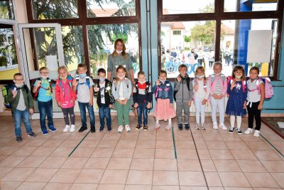 U klupe u školama u Trnovcu i Šemovcu prvi put sjela 43 prvašića, nastava u jednoj smjeni