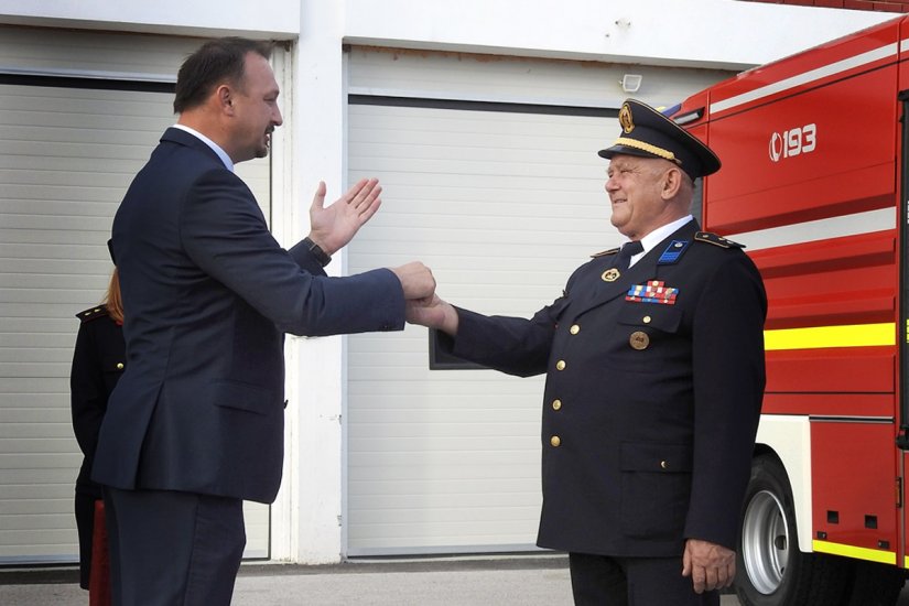 Grad Novi Marof kupio i predao novo vatrogasno vozilo vrijedno više od 1,5 milijuna kuna