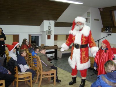 Djed Mraz stiže s poklonima djeci prigradskih naselja u Varaždinu