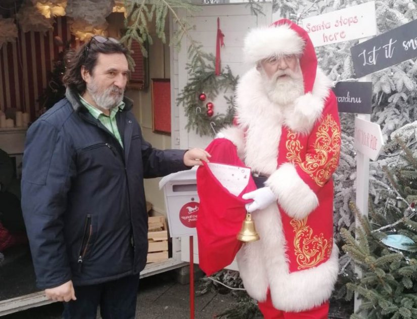 Djed Mraz došao po poštu u Varaždin