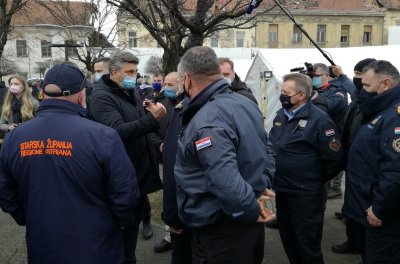 Premijer u Petrinji s vatrogasnik zapovjednicima