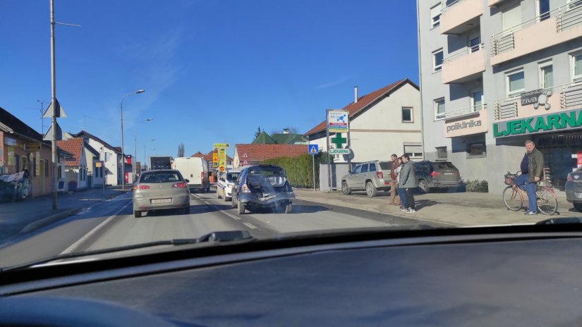 Prometna nesreća u Varaždinu u Optujskoj ispred ljekarne