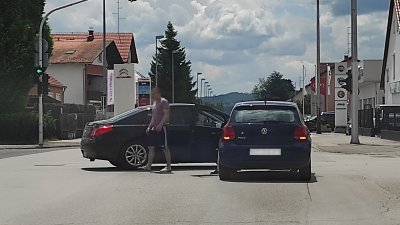 Prometna nesreća na raskrižju Zagrebačke i Gospodarske ulice