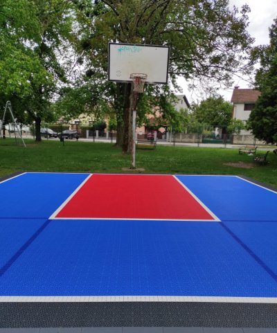 Igralište u Ulici Vilka Novaka dobilo novu podlogu za košarkaški teren
