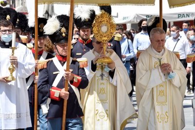 FOTO Misnim slavljem i procesijom Tijelovo proslavili mnogobrojni Varaždinci