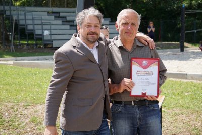 Josip Klein (desno) primio je Priznanje za životno djelo