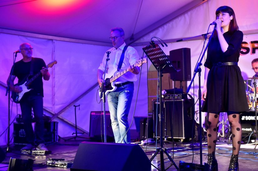 FOTO Počeo Festival tribute i cover bandova, nastupili Romantix &ndash; Tribute to Eurythmics