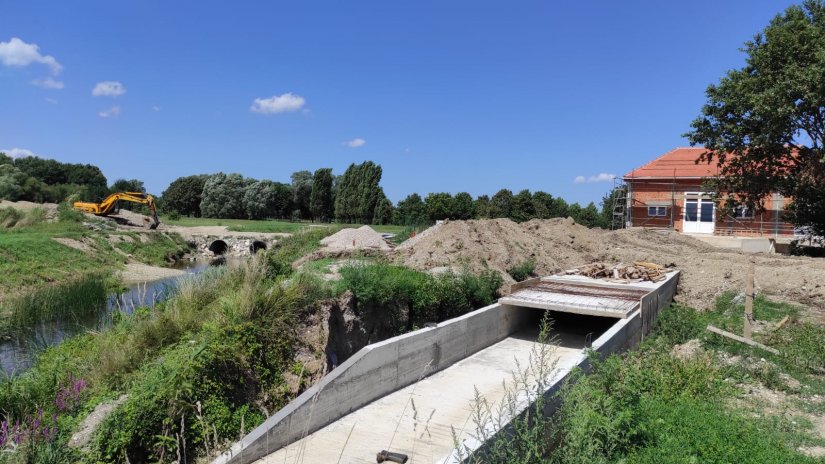 FOTO Uz Plitvicu kod Koke ne&scaron;to se radi... Jesu li to već dugo najavljivane retencije?