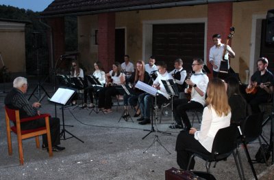 FOTO U Kamenici održan koncert Tamburaškog orkestra Biseri