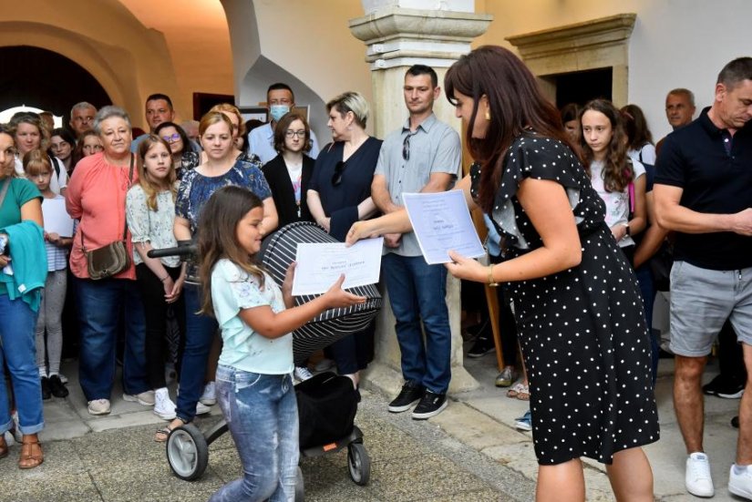 FOTO U sklopu &Scaron;pancirfesta podijeljena priznanja i otvorena izložba Centra izvrsnosti za likovnu umjetnost