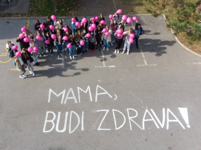 RUŽIČASTI LISTOPAD Učenici Gospodarske škole Varaždin poručili: &quot;Mama, budi zdrava&quot;
