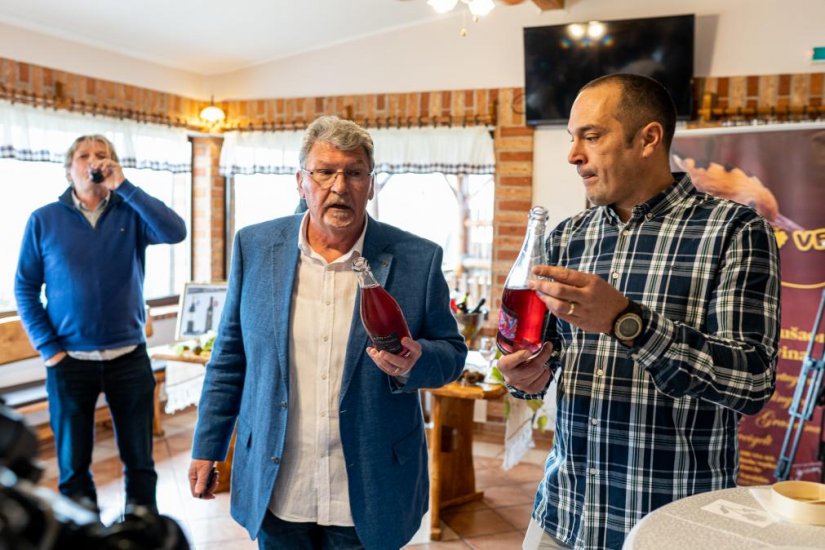 FOTO Pjenu&scaron;ac NajNat vinarije Najman, po francuskoj metodi iz 16. st, nova je toplička priča