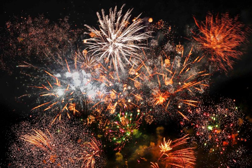 FOTO Ivanec: Uz glazbu, vatromet i sjajno raspoloženje u Novu 2022. godinu!