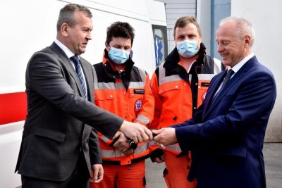 Nastavnom zavodu za hitnu medicinu Varaždinske županije predana četiri nova vozila za sanitetski prijevoz