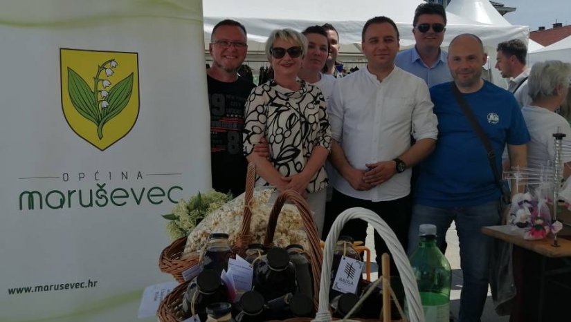 Na Gospodarskom sajmu sirevi i proizvodi od bazge i kupina poljoprivrednika iz Maru&scaron;evca