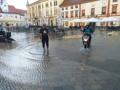 FOTO Nevrijeme (opet) poplavilo središte Varaždina