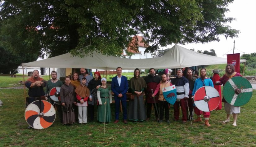 FOTO Varaždinski gradonačelnik Neven Bosilj obišao sudionike međunarodnog viteškog turnira „Anđeoska strijela“