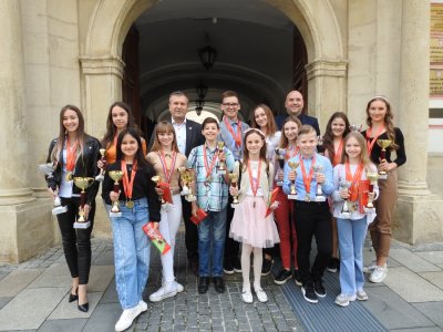 ČESTITKE ŽUPANA Sportaši Plesnog kluba TAKT osvojili18 medalja na državnim natjecanjima