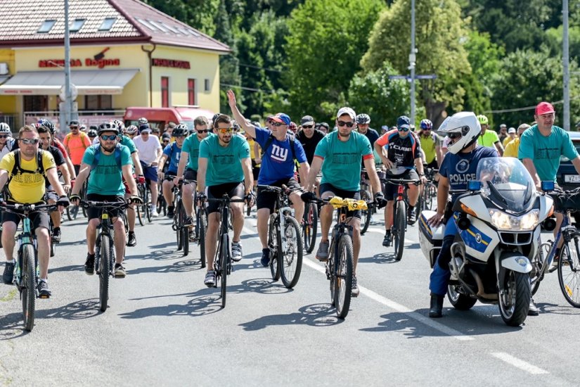 FOTO „Šic na bic” okupio brojne zaljubljenike u sport i rekreaciju, tradicionalnom biciklijadom završilo ovogodišnje Antunovo