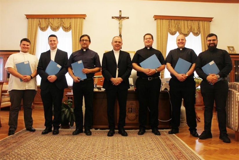 Biskup Bože Radoš podijelio dekrete svećenicima imenovanima na nove službe
