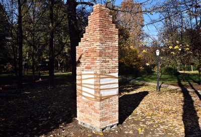 Mladić sprejom oštetio spomenik žrtvama holokausta