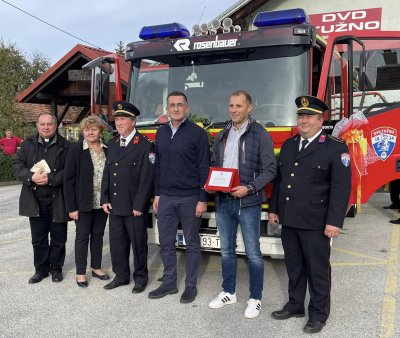 Članovima Dobrovoljnog vatrogasnog društva Tužno predano navalno vatrogasno vozilo