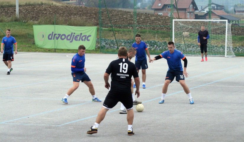 LIGA MALOG NOGOMETA ŽAROVNICA: Postaje sve napetije – Žarovnica pobijedila vodeći Drvodjelac