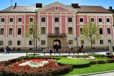 Varaždinska županija objavila natječaj za stipendije i poziv za sufinanciranje prijevoza