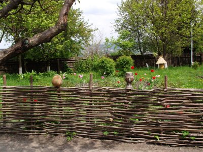 ADVENT U ČAKOVCU Naučite kako izraditi modularni drveni plot od kotoripske šibe