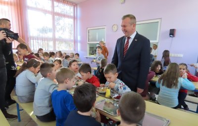 FOTO U Varaždinskoj županiji topli obrok za svih 9.097 učenika osnovnih škola