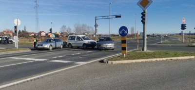 FOTO Prometna nesreća na jugozapadnoj obilaznici, sudarili se na raskrižju