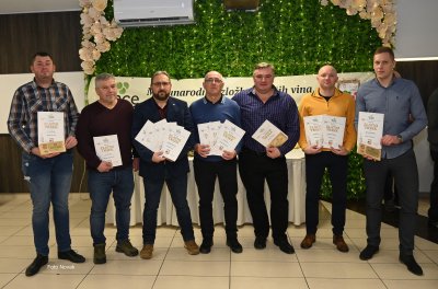 Članovi udruge Grački grozdek na 30. izložbi vina u Ludbregu osvojili 15 zlatnih medalja