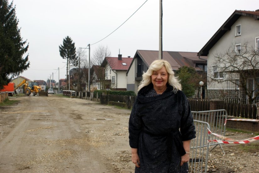 FOTO Radno u Trnovcu Bartolovečkom: I posljednje ulice u naselju Trnovec dobivaju kanalizaciju i asfalt