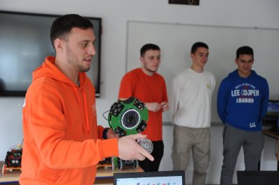 FOTO U OŠ Petrijanec organizirana prva radionica robotike u sklopu projekta EduRo