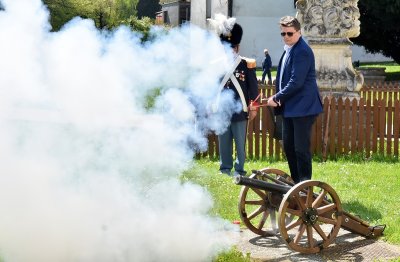 Zamjenik varaždinskog gradonačelnika Miroslav Marković povukao uzicu topa na Starom gradu
