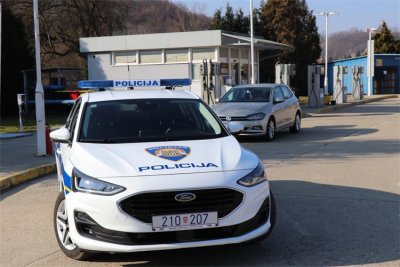 Uz prijetnju vatrenim oružjem od zaposlenika na benzinskoj postaji u Čakovcu uzeo novac