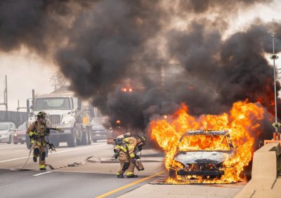 Motor auta se zapalio na autocesti, unutrašnjost u potpunosti izgorila