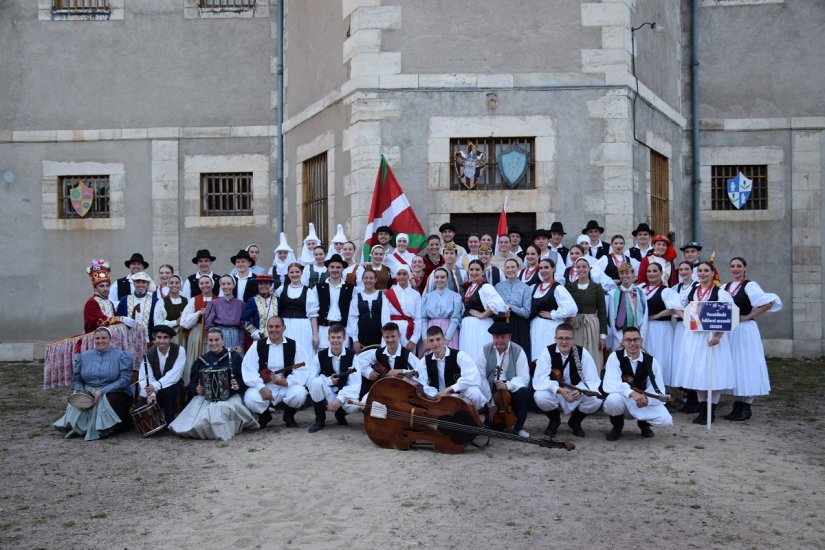 Varaždinski folklorni ansambl na međunarodnom festivalu folklora u Francuskoj