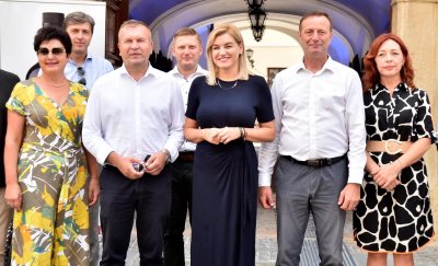 Ministrica turizma Nikolina Brnjac kao izaslanica premijera s gradonačelnikom i županom na Špancirfestu